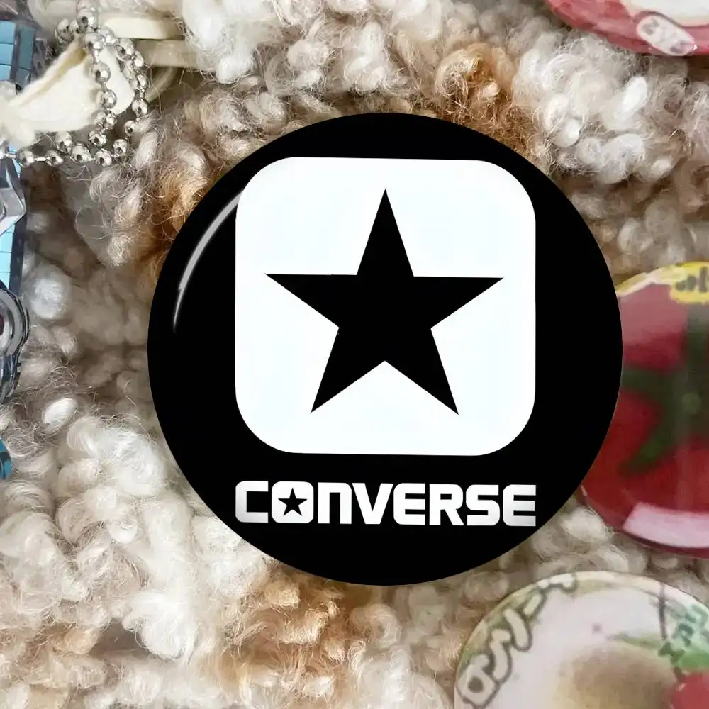 เข็มกลัดแฟชั่น C-CONVERSE แบบต - Embroidery Converse บทวิจารณ์และราคา